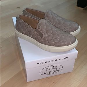 Steve Madden: Ecentrcq